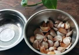peel garlic