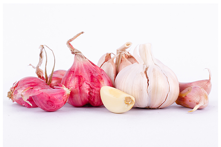 Purple garlic vs white garlic, both are great in their own way